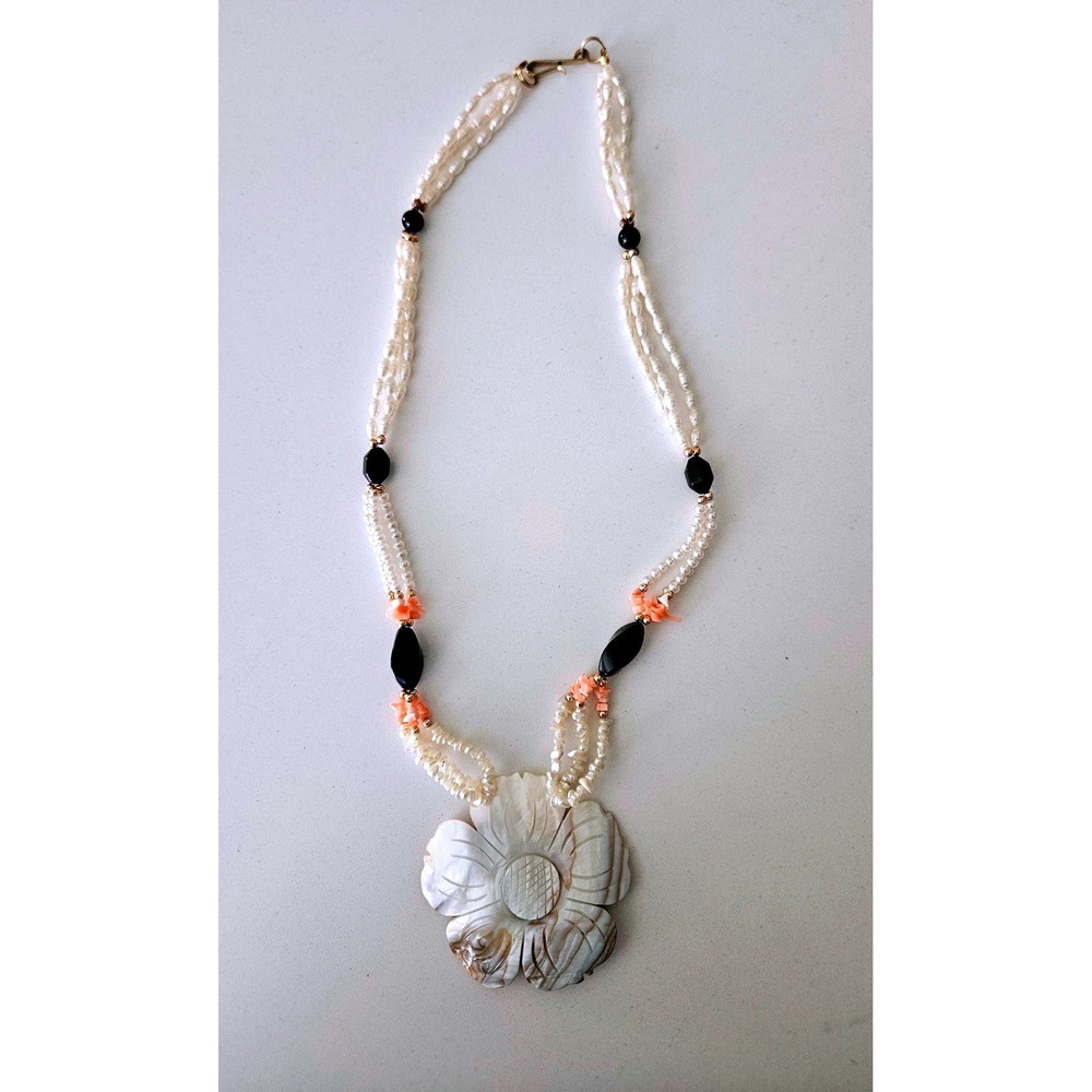 Unbranded Mother of Pearl Flower Necklace Women OS White Excellent Multi-Strand